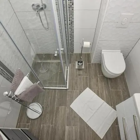 With Parking Space - 27490 Apartman *
